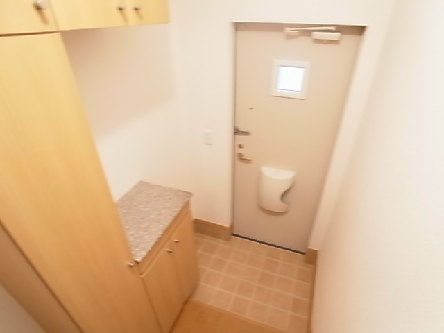 フィオーレ、Y 玄関