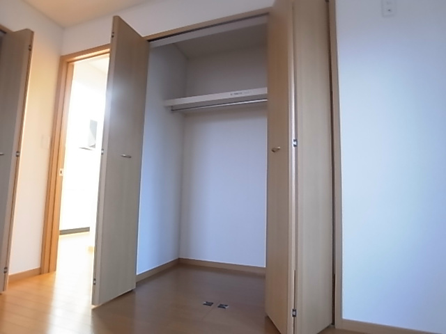 フィオーレ、Y その他7