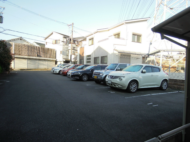 サンクレール志紀 駐車場