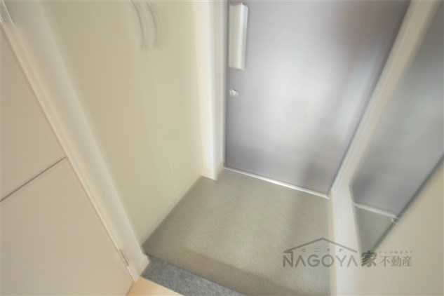 プレサンス千種駅前ネオステージ 玄関