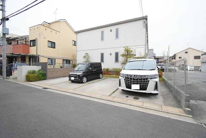シャーメゾングリナージュ 駐車場