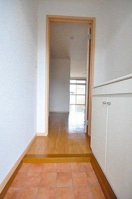 ファミールヒイラギＡ 玄関