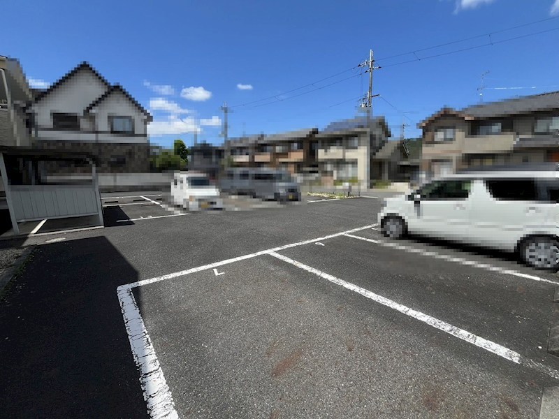 アルテール 駐車場