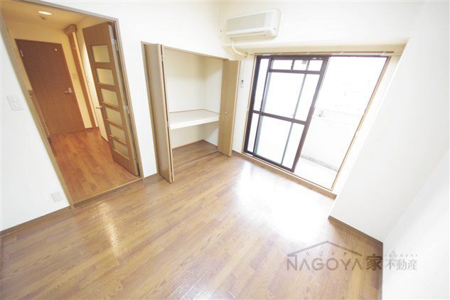 万宝マンション リビング