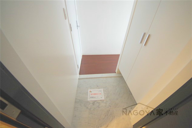 プロシード金山2 玄関