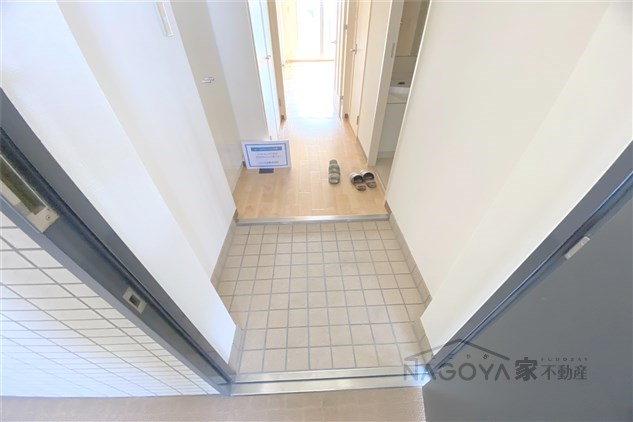 プレステージ千種 玄関