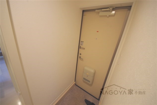 テラス菊井 玄関