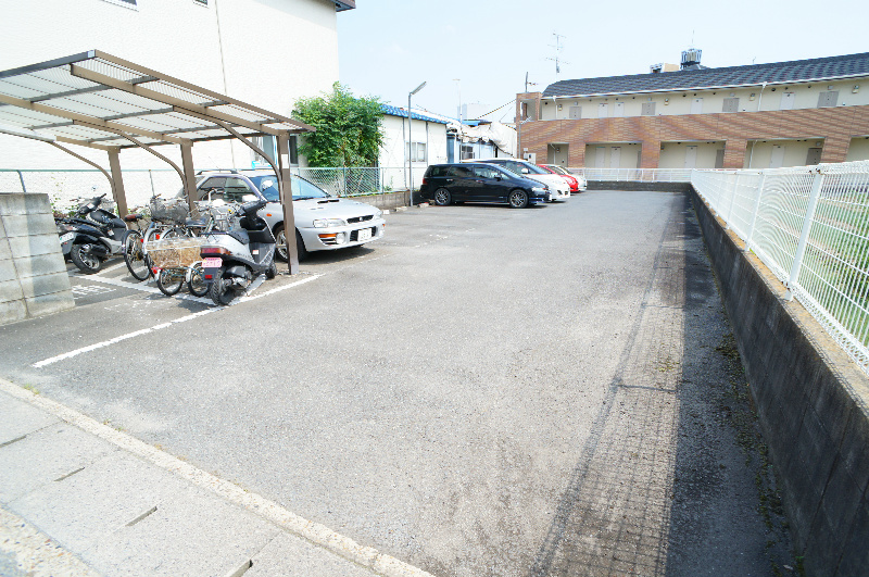 サンライフ 駐車場