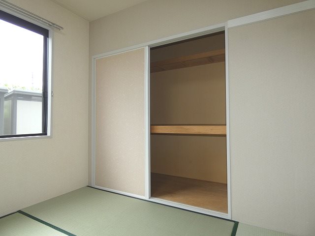 アップルヒルズ２号館 収納