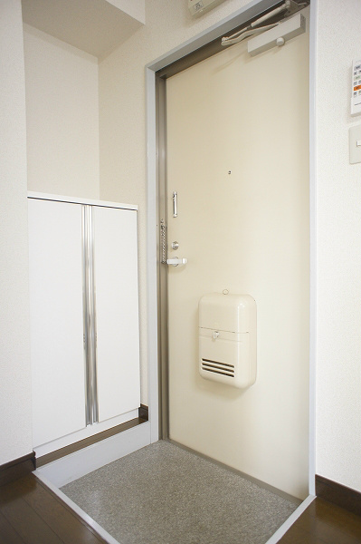第３マルヨシビル 玄関