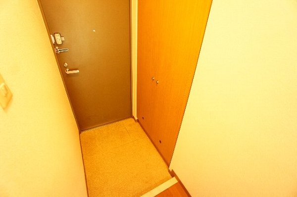 ラ・カーサ中山 玄関