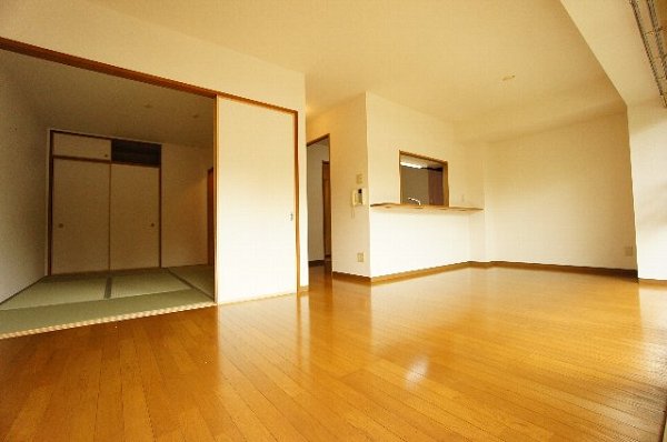 ラ・カーサ中山 ベッドルーム