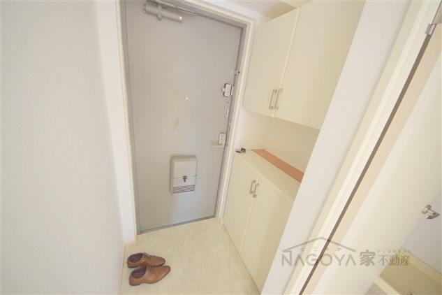 リーブル御器所 玄関