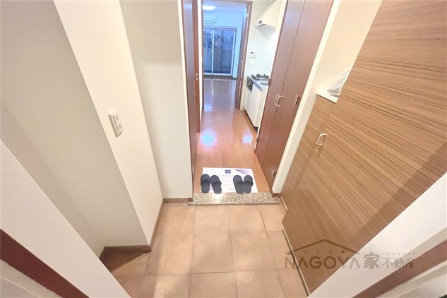 レジディア高岳 玄関