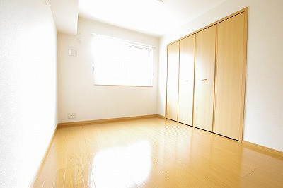 アバンツァートカーサ溝尻 　A棟 ベッドルーム