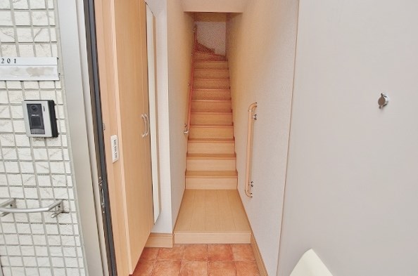 アッサンブレ　S 玄関