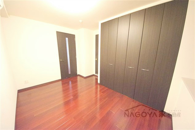 ヴァリエ東別院 ベッドルーム