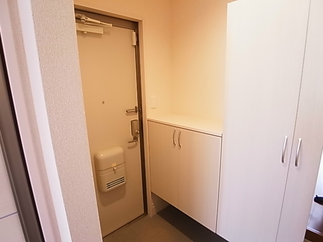 クレストセブン 玄関