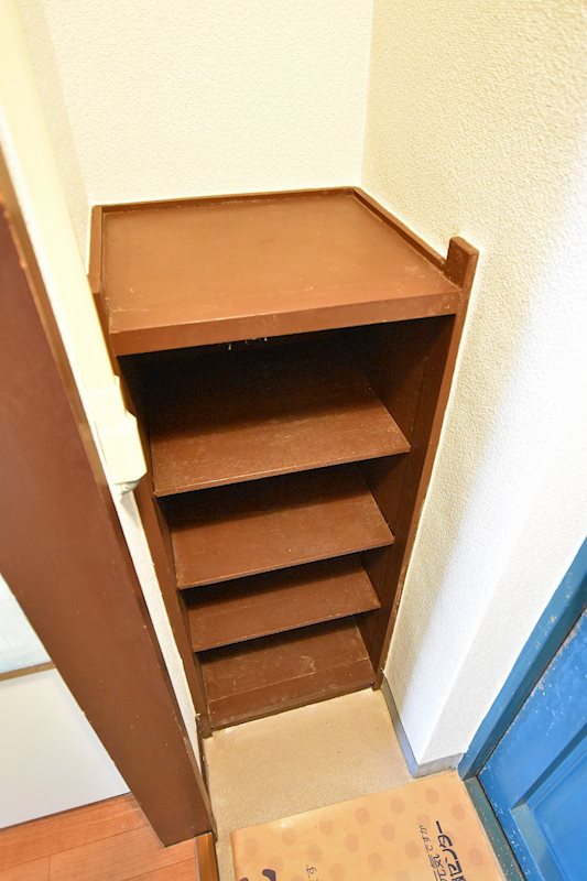 平和ハイツ 玄関