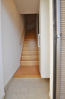 Cielo Garden Tsuda (シエロ・ガーデン・ツダ) A棟  玄関