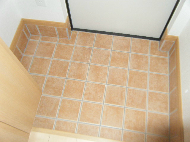 オレンジ　ハウス  B 玄関