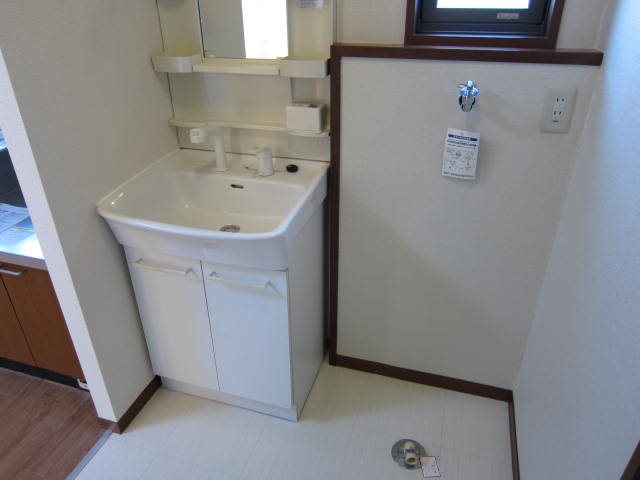 メゾンセレーノB 洗面所