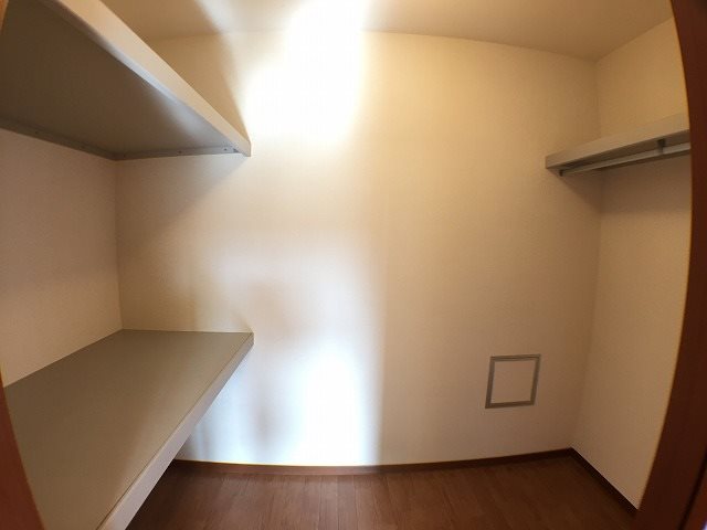 メゾンセレーノB 収納