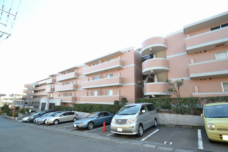 ヴェルドミール宮崎台 駐車場