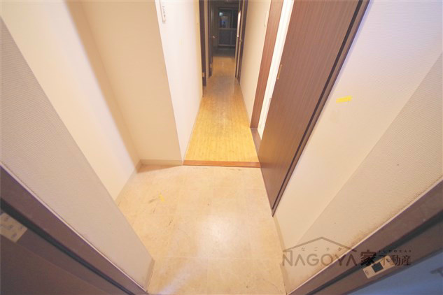 フロレアールⅡ 玄関