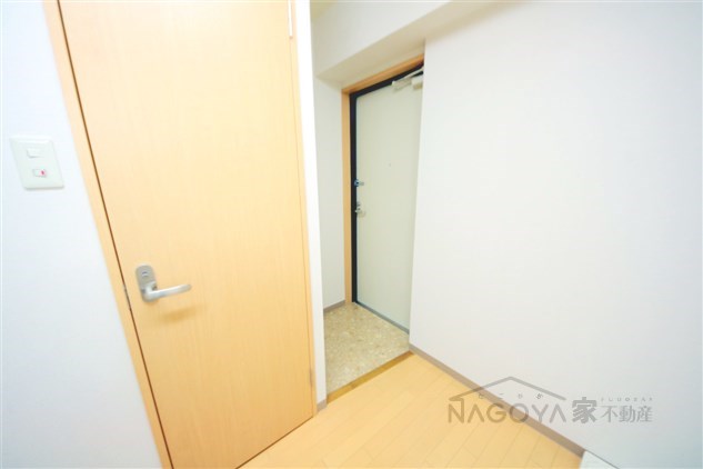 ラ・コール栄５ 玄関