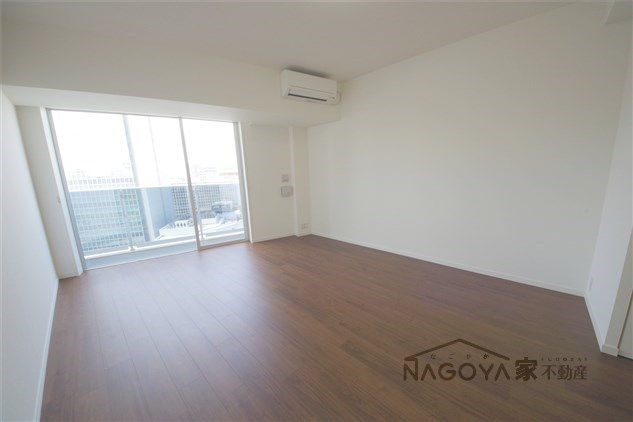 CORNES HOUSE NAGOYA リビング