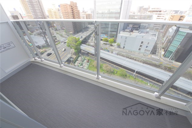 CORNES HOUSE NAGOYA ベランダ