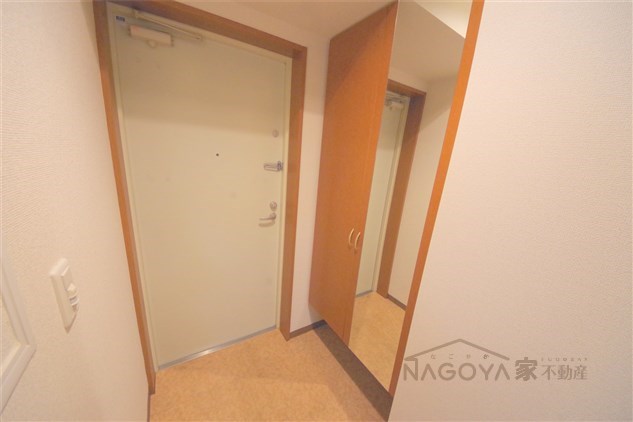 Gramercy Shirakawa Koen 玄関