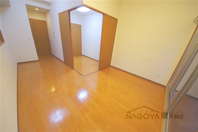 Gramercy Shirakawa Koen リビング