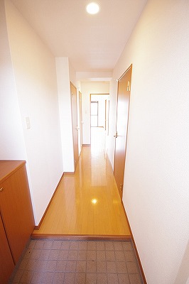 リバージュ中井 玄関