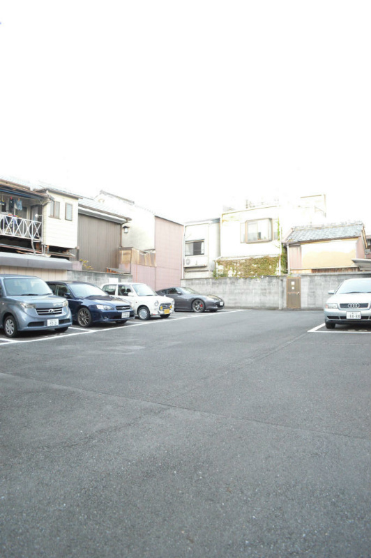 ハイツ竹上 駐車場