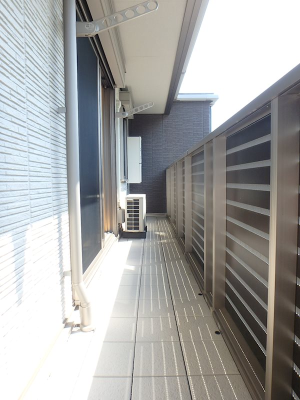 Vieille Vigne Ⅱ(ｳﾞｨｴｲﾕ ｳﾞｨｰﾆｭ)  ベランダ