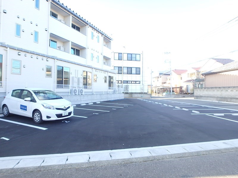 BUENA平島 駐車場