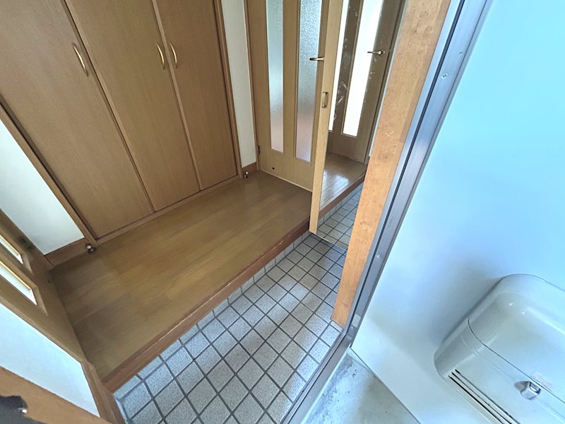 アイリスタムラ 玄関