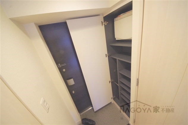 プレサンス東別院駅前コネクション 玄関