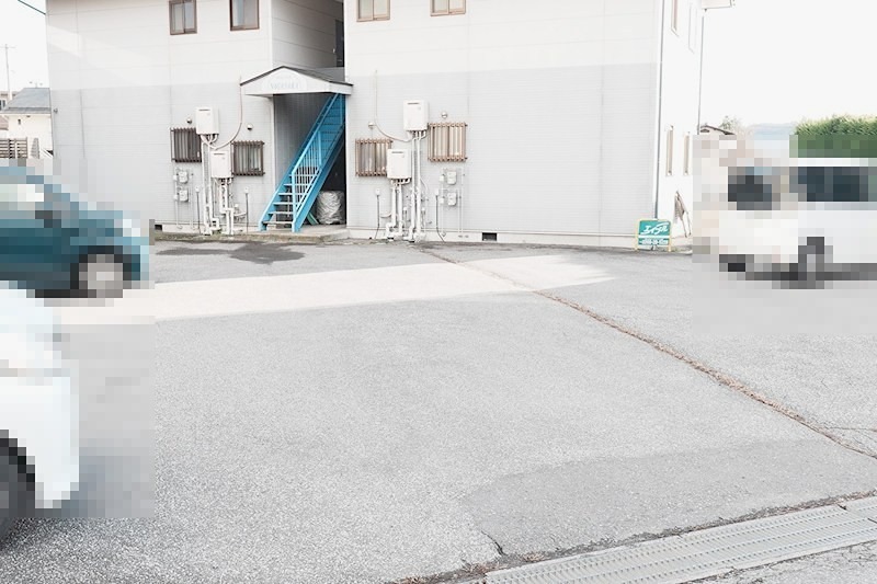 メゾン長坂 駐車場