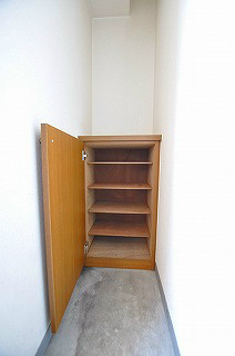 グランディール渡辺 玄関