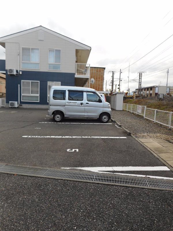カラコレス 駐車場