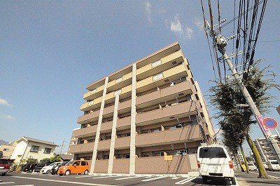 ラ・アヴェニール 405号室 外観