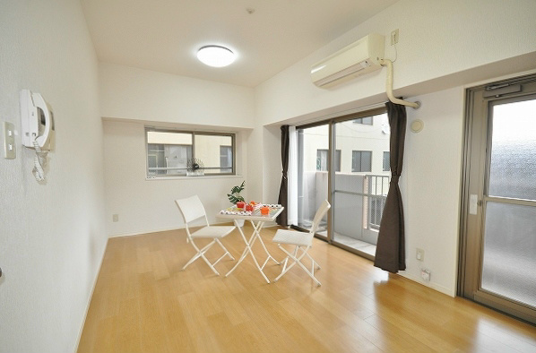 ラフィーネ小倉 リビング