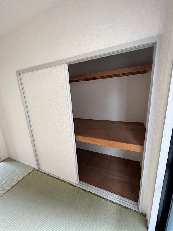フローデン栗東　Ａ棟 収納
