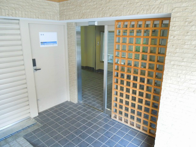 シュシュパルク六条院 エントランス