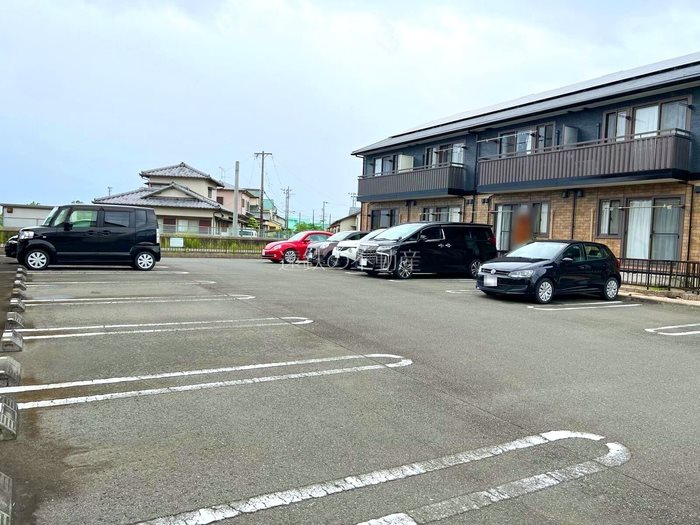 リビングタウン浅羽 駐車場