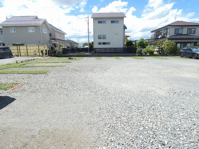 サンライズヴィレッジC棟 駐車場