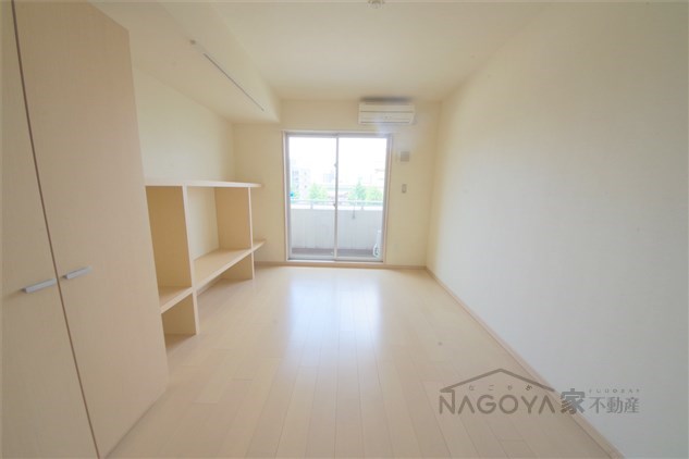 ドゥーエ大須 リビング